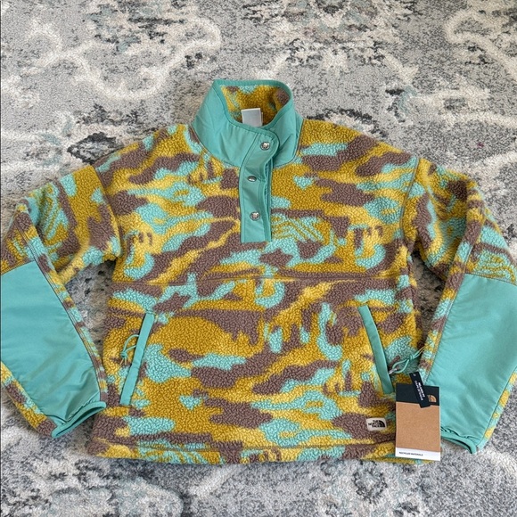 The North Face Tops - The North Face Women's Printed Cragmont 1/4-Snap Fleece
